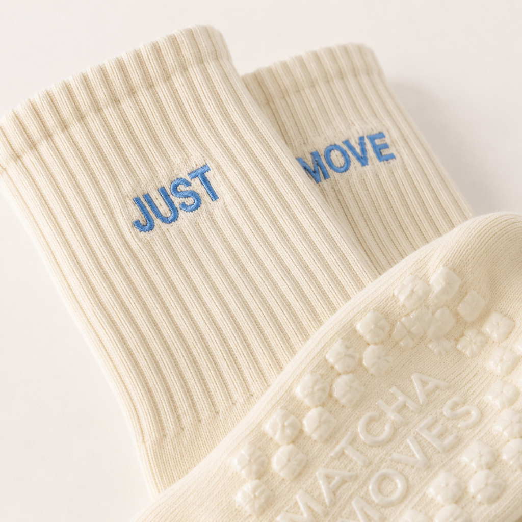 Just Move Socks — Rutschfeste Pilates Socken mit Schachbrett-Grip | Matcha Moves