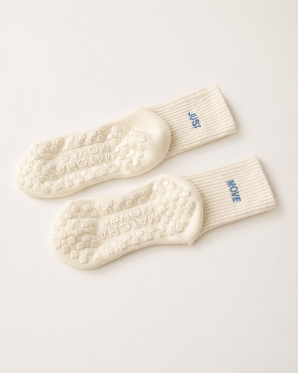 Just Move Socks — Rutschfeste Pilates Socken mit Schachbrett-Grip | Matcha Moves