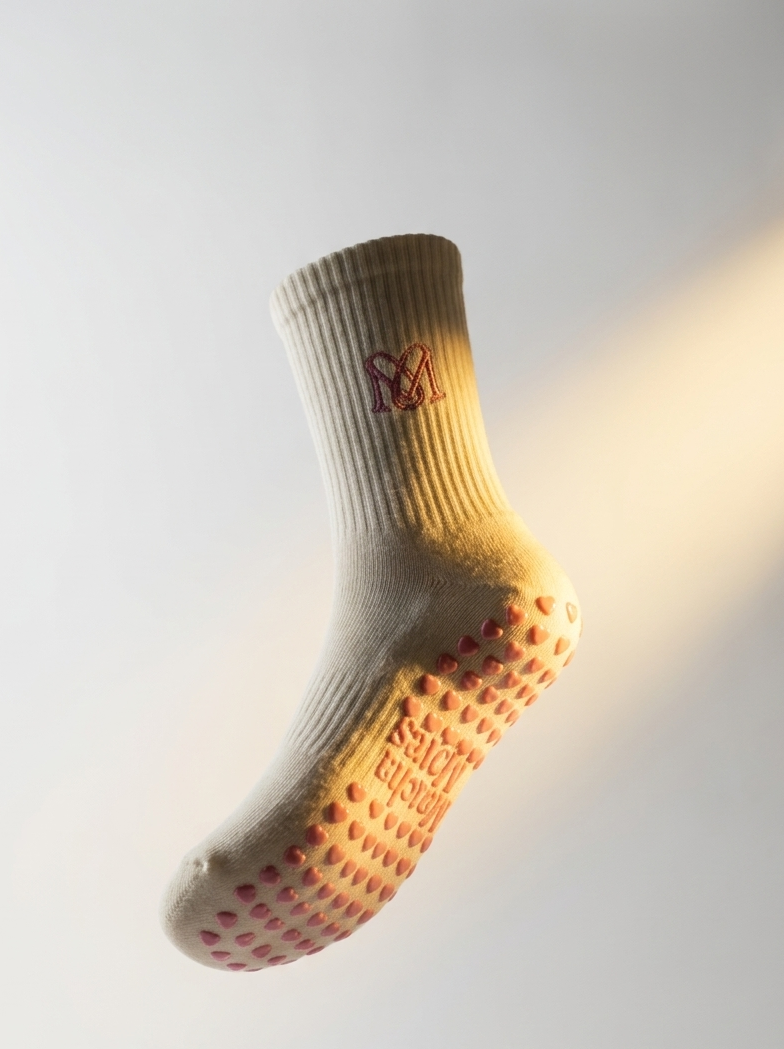 Pink Power — Rutschfeste Pilates Socken mit Herzen-Grip | Matcha Moves