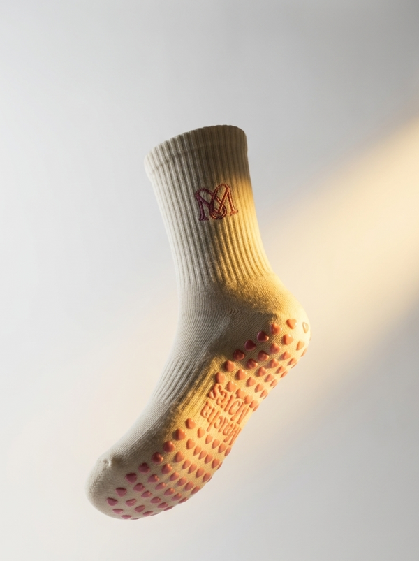 Pink Power — Rutschfeste Pilates Socken mit Herzen-Grip | Matcha Moves