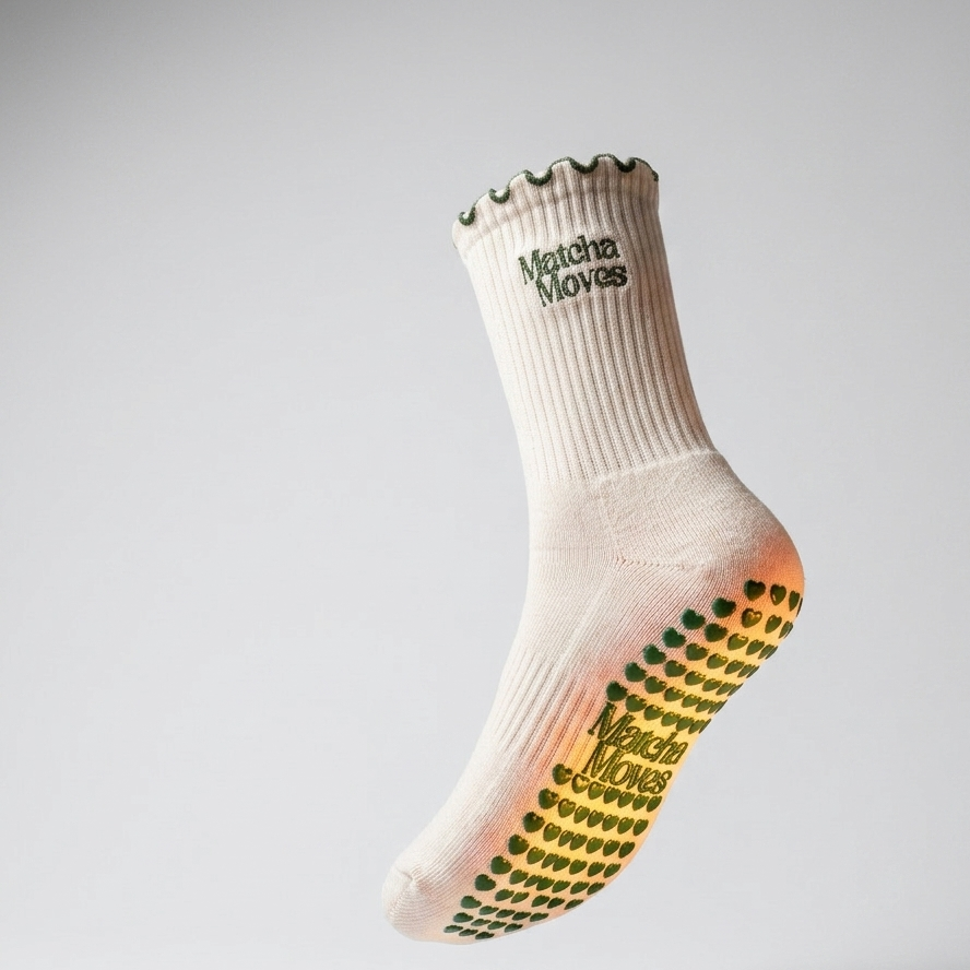 The OG — Rutschfeste Pilates Socken mit Matcha-Grün Herz-Grip | Matcha Moves