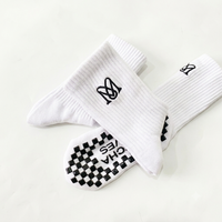 Unisex Grip Socks — Rutschfeste Pilates Socken mit Schachbrett-Grip | Matcha Moves