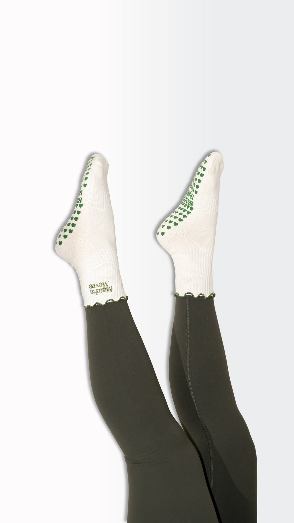 The OG — Rutschfeste Pilates Socken mit Matcha-Grün Herz-Grip | Matcha Moves