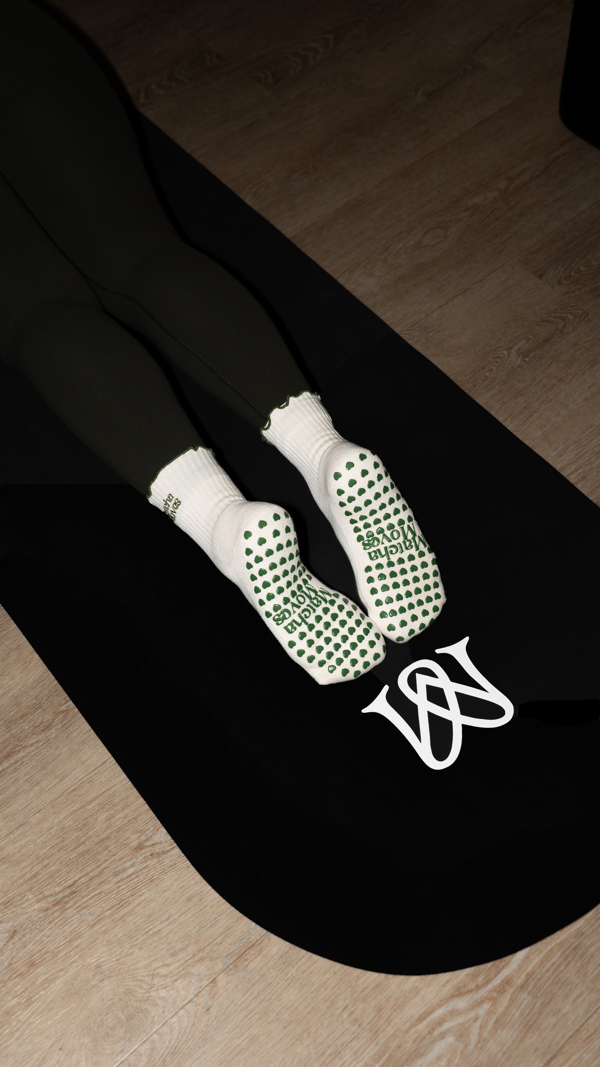 The OG — Rutschfeste Pilates Socken mit Matcha-Grün Herz-Grip | Matcha Moves