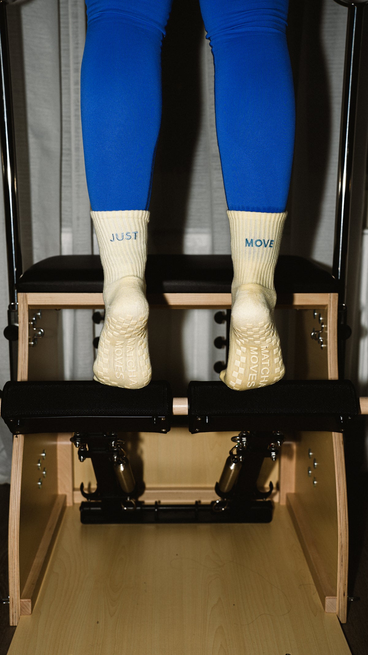 Just Move Socks — Rutschfeste Pilates Socken mit Schachbrett-Grip | Matcha Moves